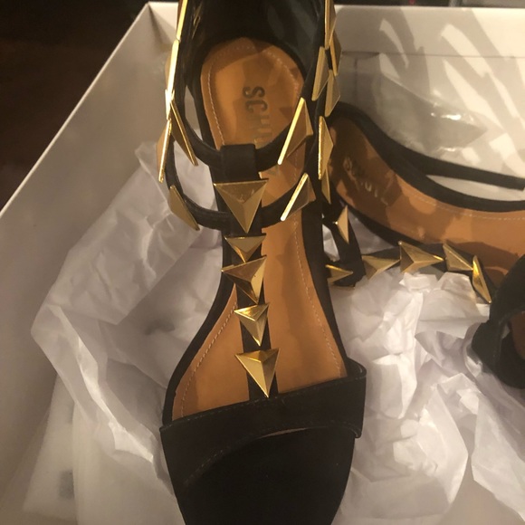 ⭐️ Schultz black heels size 6 - Picture 3 of 5